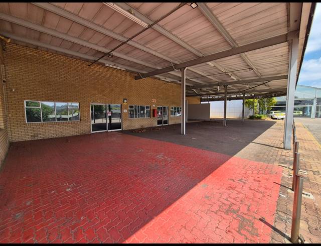 2,226M² SHOWROOM TO LET IN BRUMA